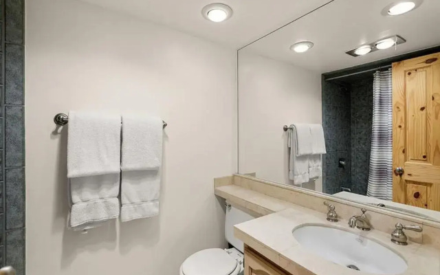 Chateau Eau Claire Unit 8