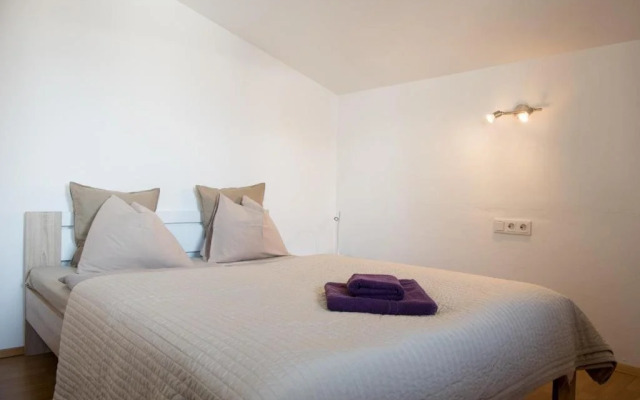 Alpz Apartments