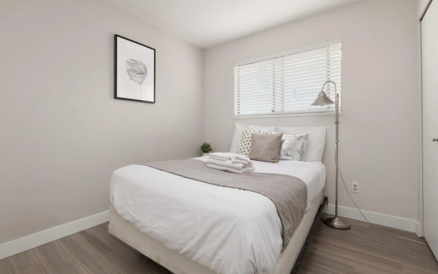 Huge 4 Bedroom Upper Suite