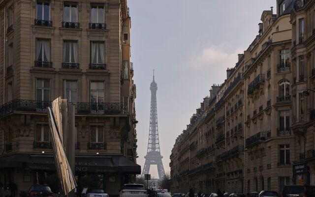 Plaza Tour Eiffel Hotel вид на фасад