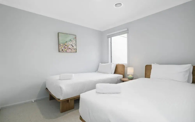 Elegant 3-bed Townhouse in Leafy Kensington