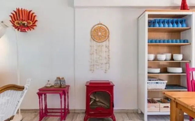 Mom's House Surf & Family