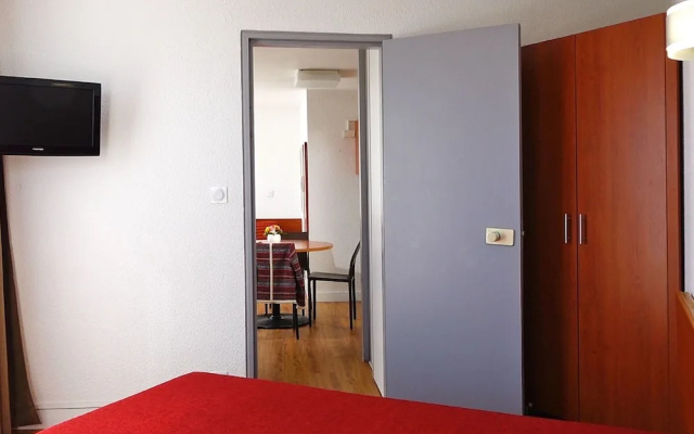 Comfortable Apartment With Dishwasher in a Residence