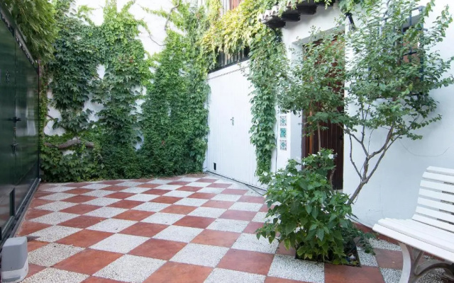 tuGuest Pool House Albaicin