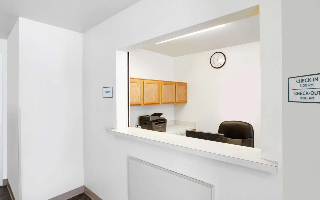 WoodSpring Suites Denton