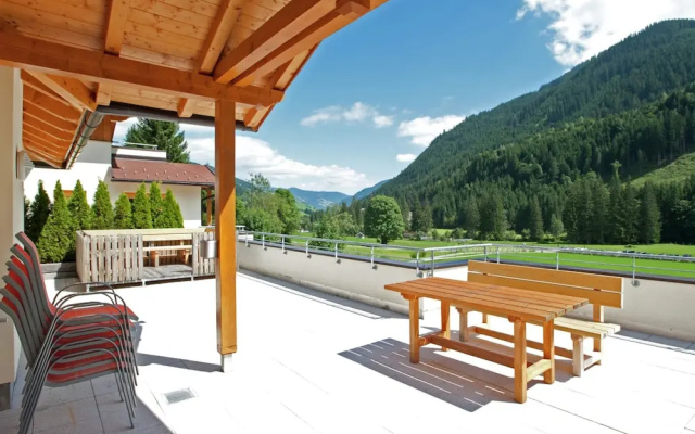 Chalet in Saalbach Near Ski Lift & Sauna