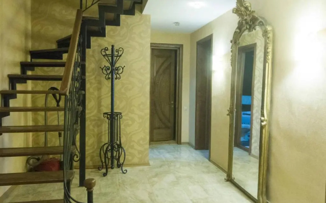 Vake Cozy Appartament With 3 Bedrooms.