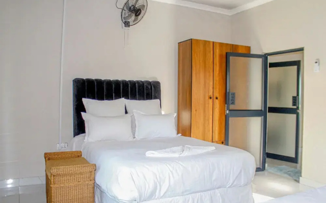 Tou Safari Lodge