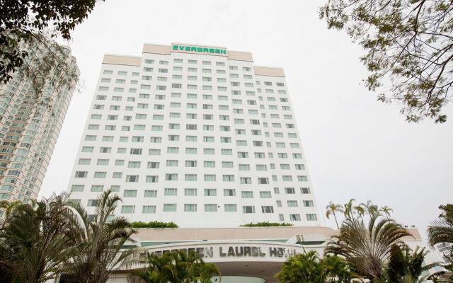Отель Evergreen Laurel Hotel Penang Малайзия, Пенанг - отзывы, цены и фото номеров - забронировать отель Evergreen Laurel Hotel Penang онлайн вид на фасад