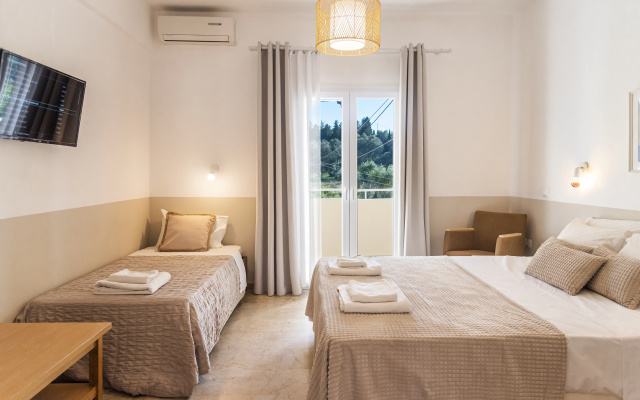 ELEONAS  bohotel and Annex Apartment