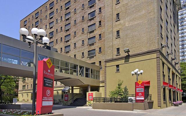 Отель Ramada Plaza by Wyndham Toronto Downtown Канада, Торонто - отзывы, цены и фото номеров - забронировать отель Ramada Plaza by Wyndham Toronto Downtown онлайн вид на фасад