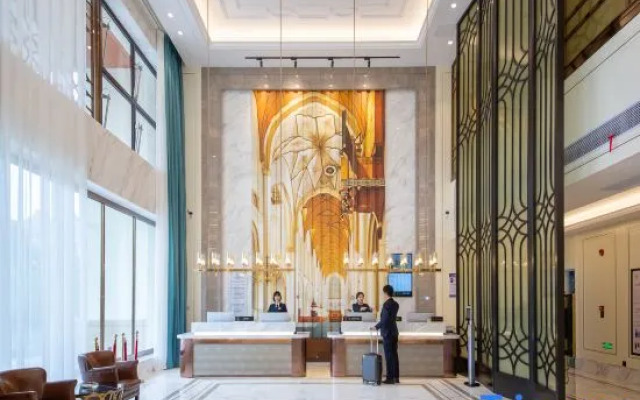Vienna International Hotel (Yichang Zhongnan Road Branch)