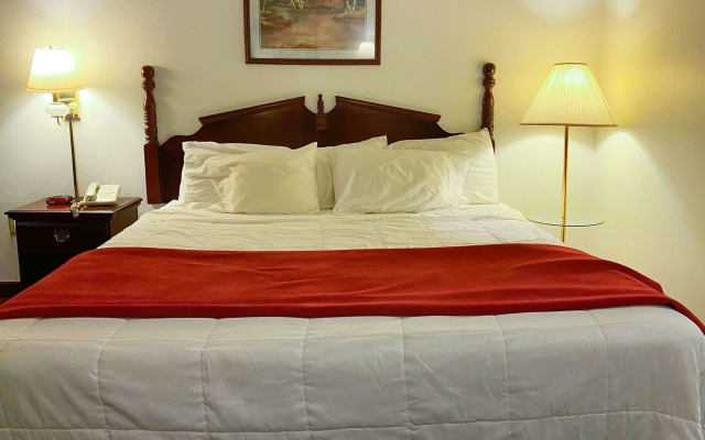 Voyageur Inn and Conference Center