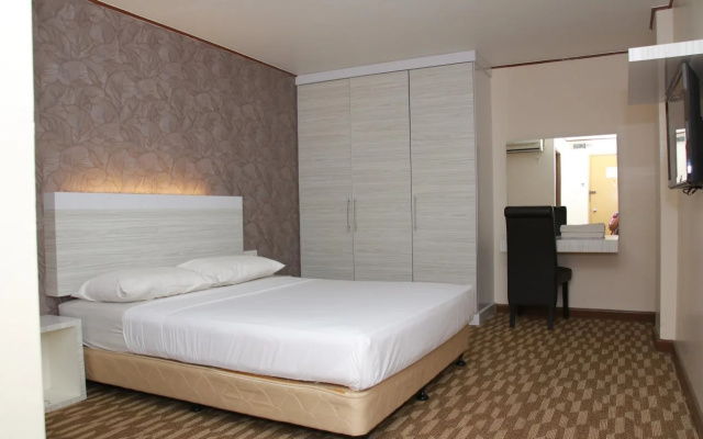 DE LA Hotel