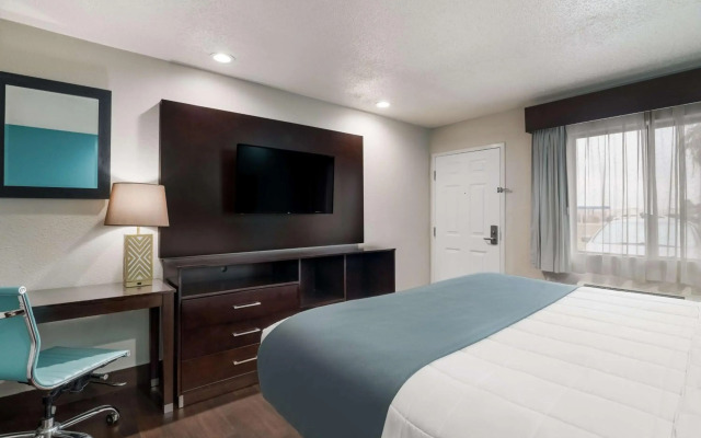 Monterey Inn