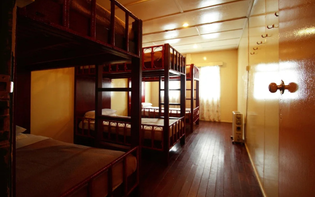 Laban Rata Resthouse - Hostel