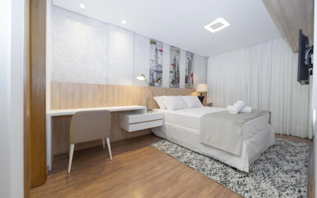 Maravilhoso e Luxuoso Apto Central Acomoda at 6 h Spedes