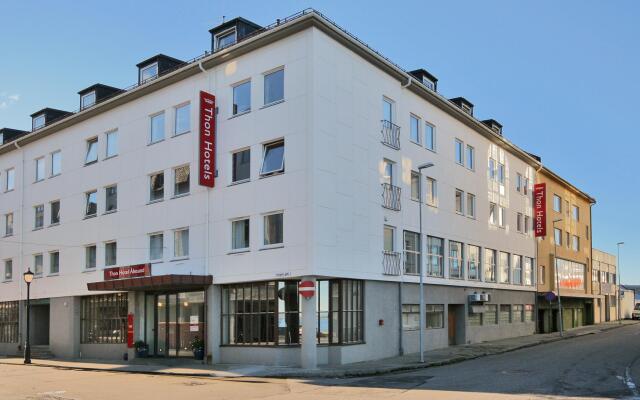 Отель Thon Hotel Ålesund Норвегия, Олесунн - отзывы, цены и фото номеров - забронировать отель Thon Hotel Ålesund онлайн вид на фасад