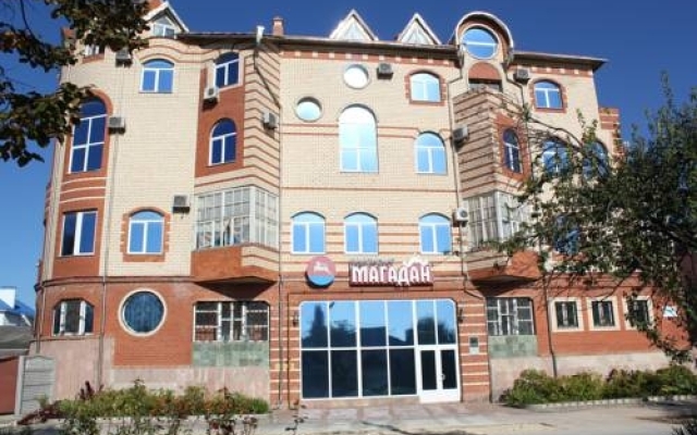 Гостиница Пансионат Магадан в Анапе отзывы, цены и фото номеров - забронировать гостиницу Пансионат Магадан онлайн Анапа вид на фасад