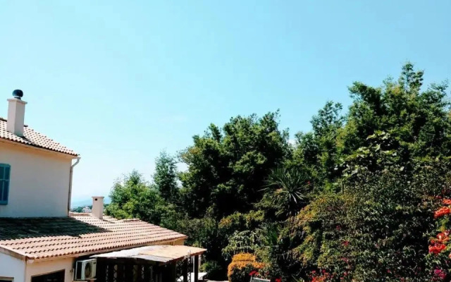 Studio climatisé tout équipé à 2.5 km des plages