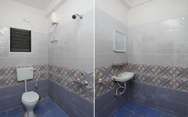 OYO 13527 Usha Residdency