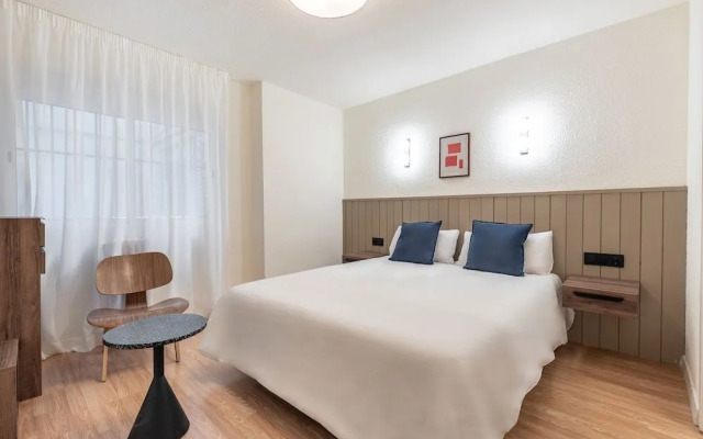 Granada Suites by Olala Homes