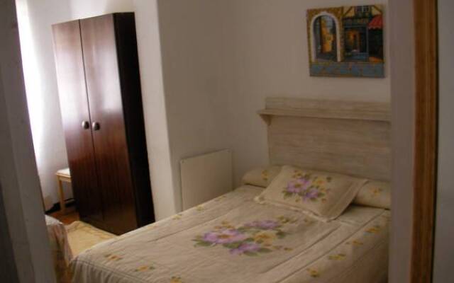 Отель Hospedaje Cervantes комната для гостей