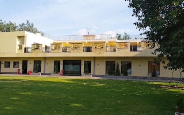 Отель OYO 14354 Amar Marriage Palace вид на фасад