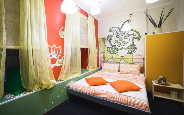 Art-Hostel Contrast