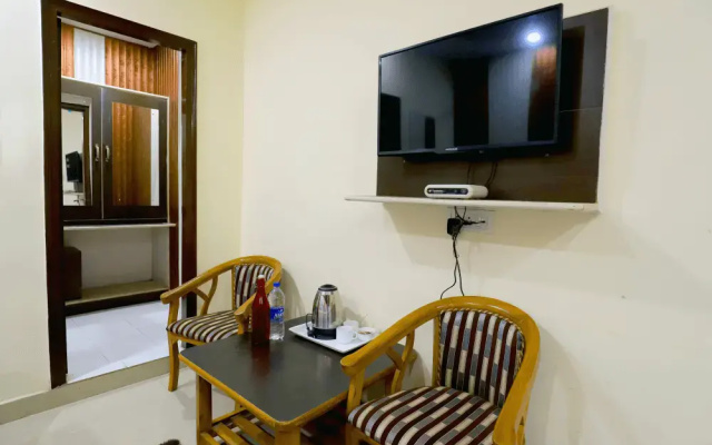 Hotel Anand Harkipauri by Perfect Stayz