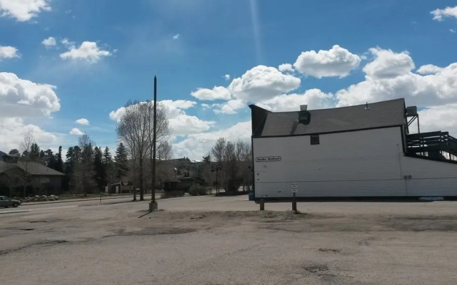 First Interstate Inn