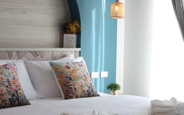 J The Park Condotel