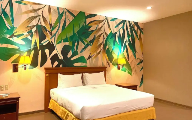 Hotel Golden Season