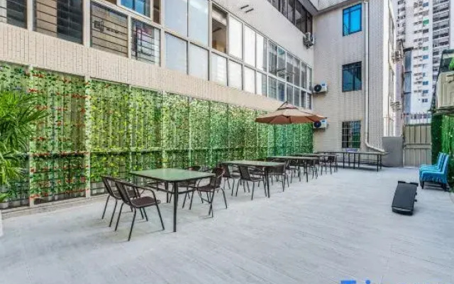 Yuanrui Hotel (Guangzhou Huangpu Chaolou Dashadi Subway Station Branch)
