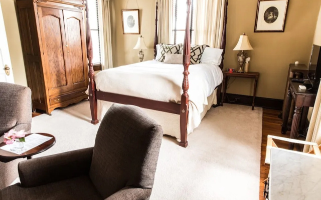 Double Oaks Bed and Breakfast