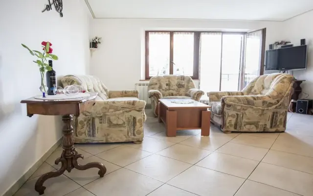 Cademia Two-bedroom Apartment 2