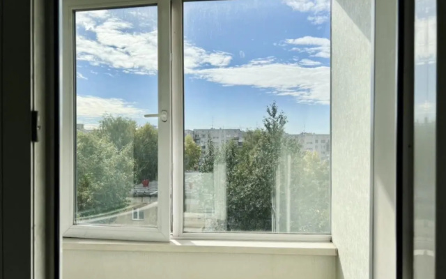 Диван и чемодан на Красном 100/1