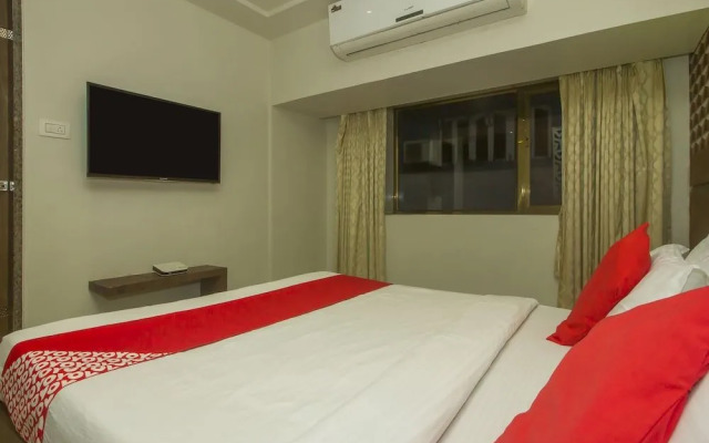 OYO 18748 Hotel Metro Palace