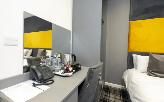 42 Apart Hotel