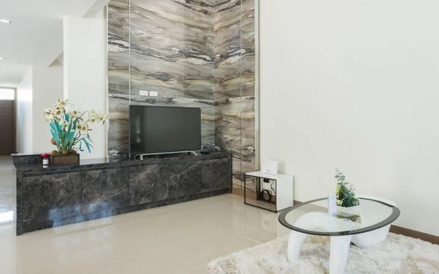 Golden Sea Pool Villa Huahin