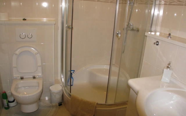 Split Center Suites