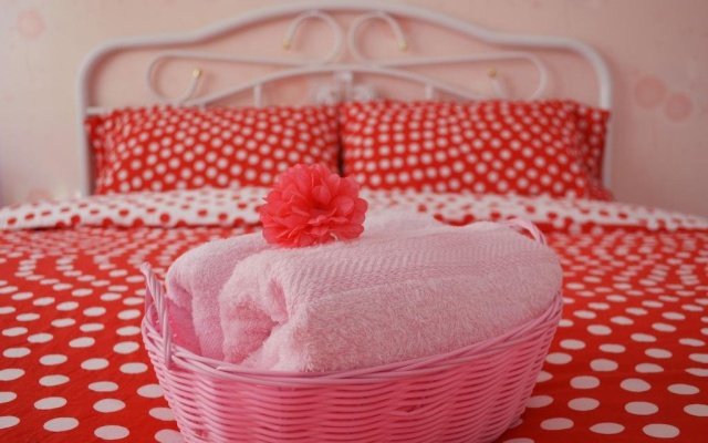 Manis-Manis Pink Lady Cottage