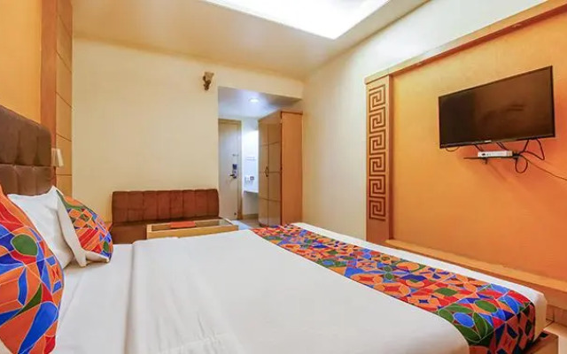 Fab Hotel The Oasis