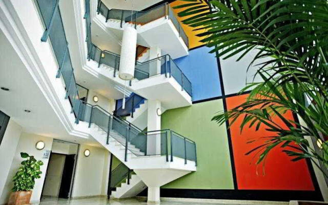 Hotel Vertice Aljarafe In Bormujos Spain From 53 Photos Reviews Zenhotels Com