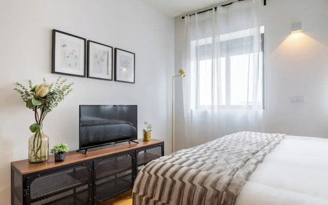 Dima01 · Elegant Studio Next to Praça dos Poveiros