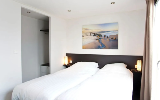 Modern Holiday Home 600 m From the sea