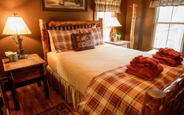RoosterComb Inn