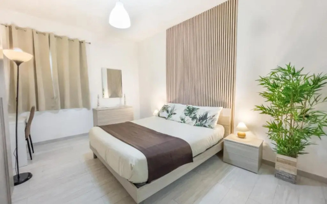 Demetra Seafront Apartment - Parking & Pool