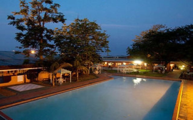 Oasis Motel in Gaborone, Botswana from 68$, photos, reviews - zenhotels.com pool