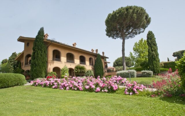 Отель Tenuta Cusmano Villa Resort Италия, Гроттаферрата - отзывы, цены и фото номеров - забронировать отель Tenuta Cusmano Villa Resort онлайн вид на фасад